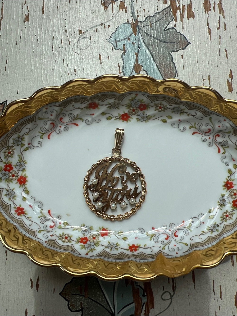 “I Love You” 18k pendant with pearls